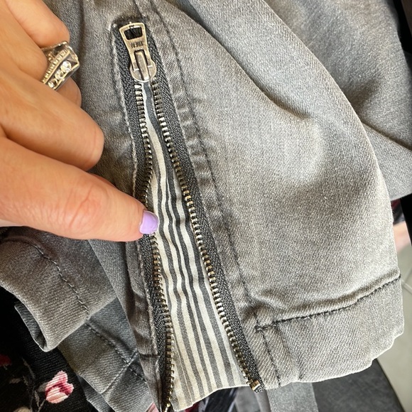 Isaac Mizrahi live moto Ryder denim stretch jacket grey diagonal zipper front 6 - Picture 13 of 13